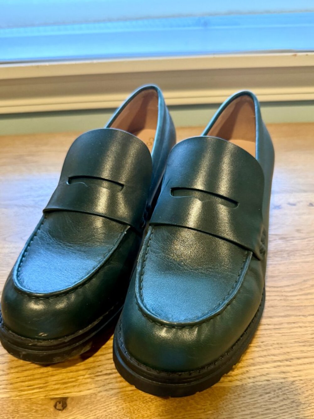 GORGEOUS Cole Haan GREEN Camea Lug loafers - Picture 4 of 5